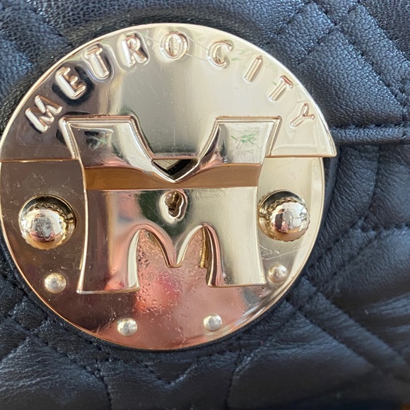 METROCITY Black Quilted Leather Shoulder Bag W/Gold-Tone Chain Strap & Hardware - Picture 6 of 14